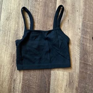 Black ribbed cropped tank top